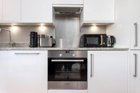 Central, Stunning 2 Bed Apartment With Parking! Cambridge  Exteriér fotografie