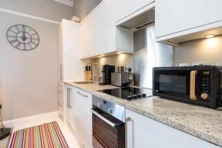 Central, Stunning 2 Bed Apartment With Parking! Cambridge  Exteriér fotografie
