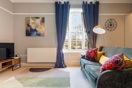 Central, Stunning 2 Bed Apartment With Parking! Cambridge  Exteriér fotografie